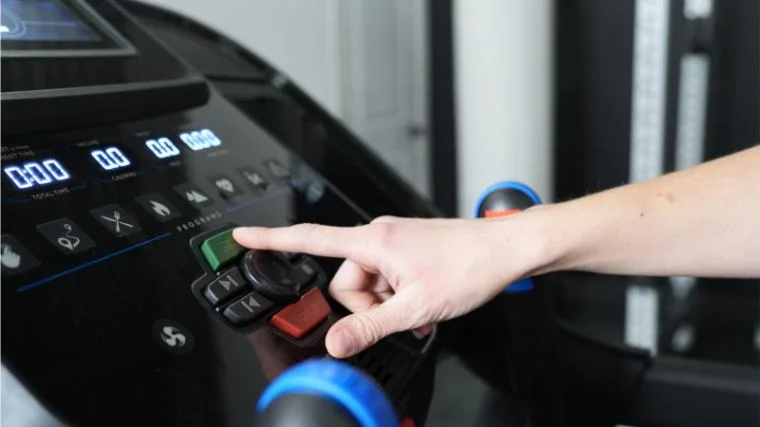 Our tester adjusting the controls on the Horizon 7.0 AT.