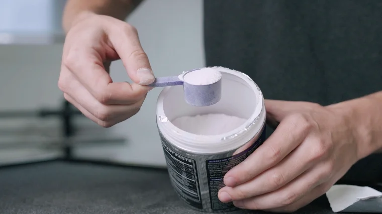 One Serving of Cellucor BCAA Powder