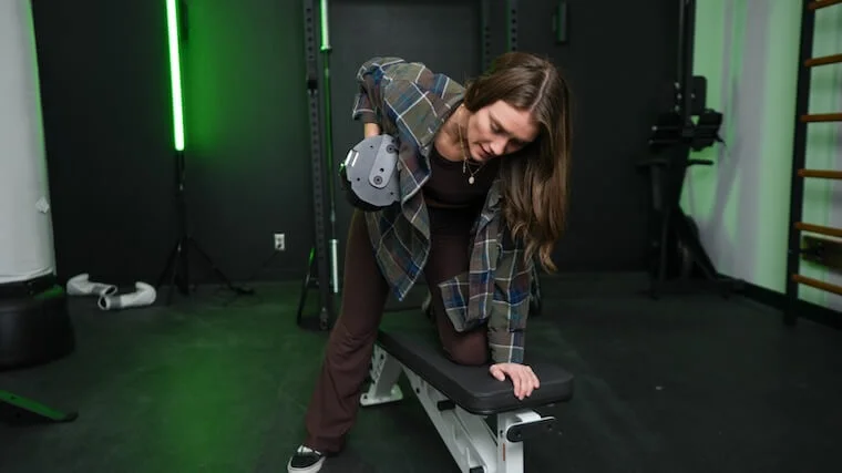 pepin-adjustable-dumbbells-dumbell-row (1) Our tester performing a dumbbell row with the REP Fitness REP x Pepin Adjustable Dumbbell