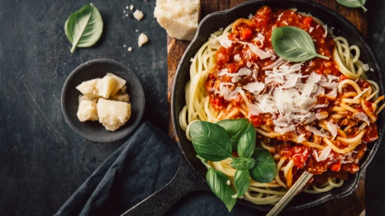 Pasta with tomato sauce.