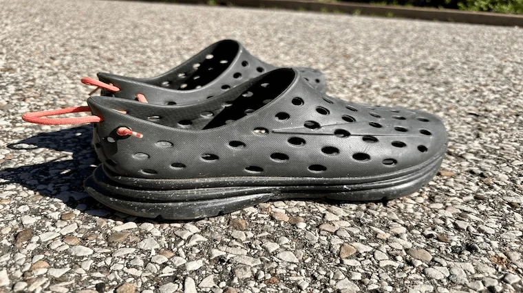 The midsole design of the Kane Revive Active Recovery Shoes