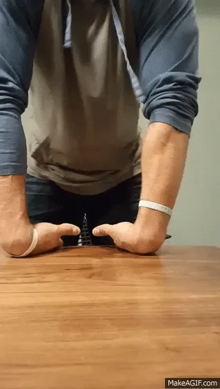 Palms_up_forward_leans