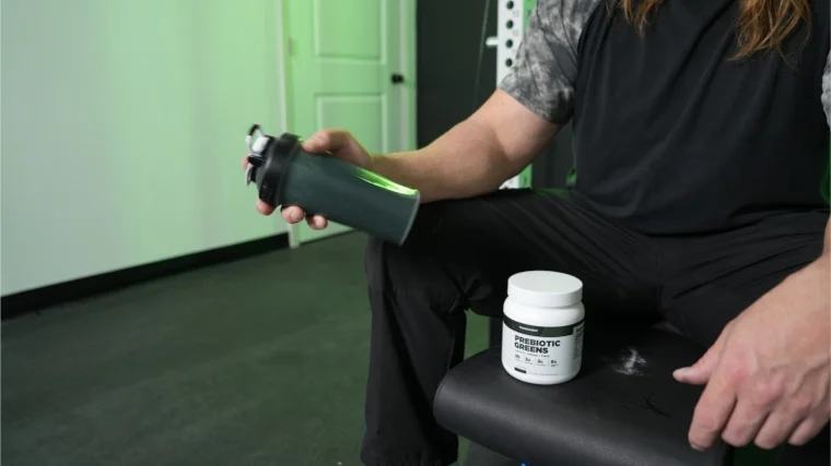 Our tester shakes up some Transparent Labs Prebiotic Greens Our tester shakes up some Transparent Labs Prebiotic Greens