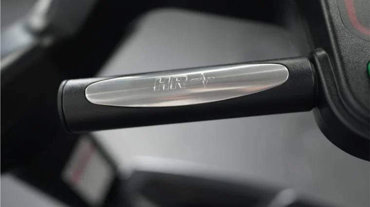 sole f63 close up heart beat handle