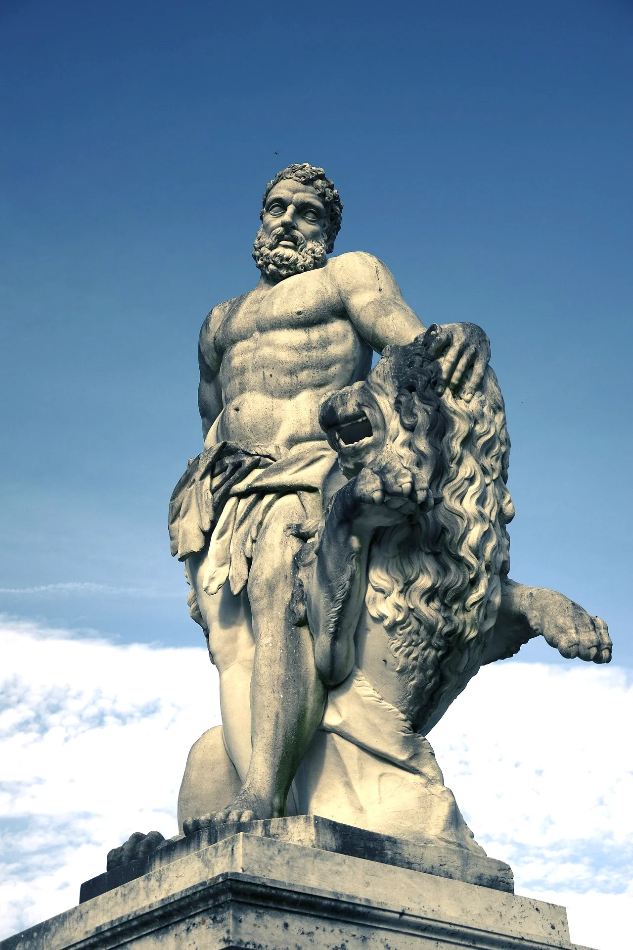 hercules 588138_1920