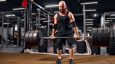 powerlifting vs bodybuilding