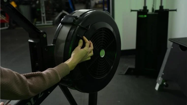 concept-2-rower-close-up-adjusting-resistance Our tester adjusting the resistance on the Concept2 RowErg.