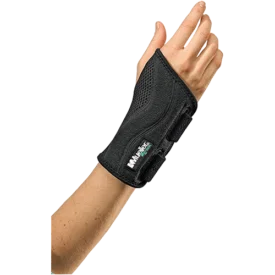 Mueller Green Fitted Wrist Brace