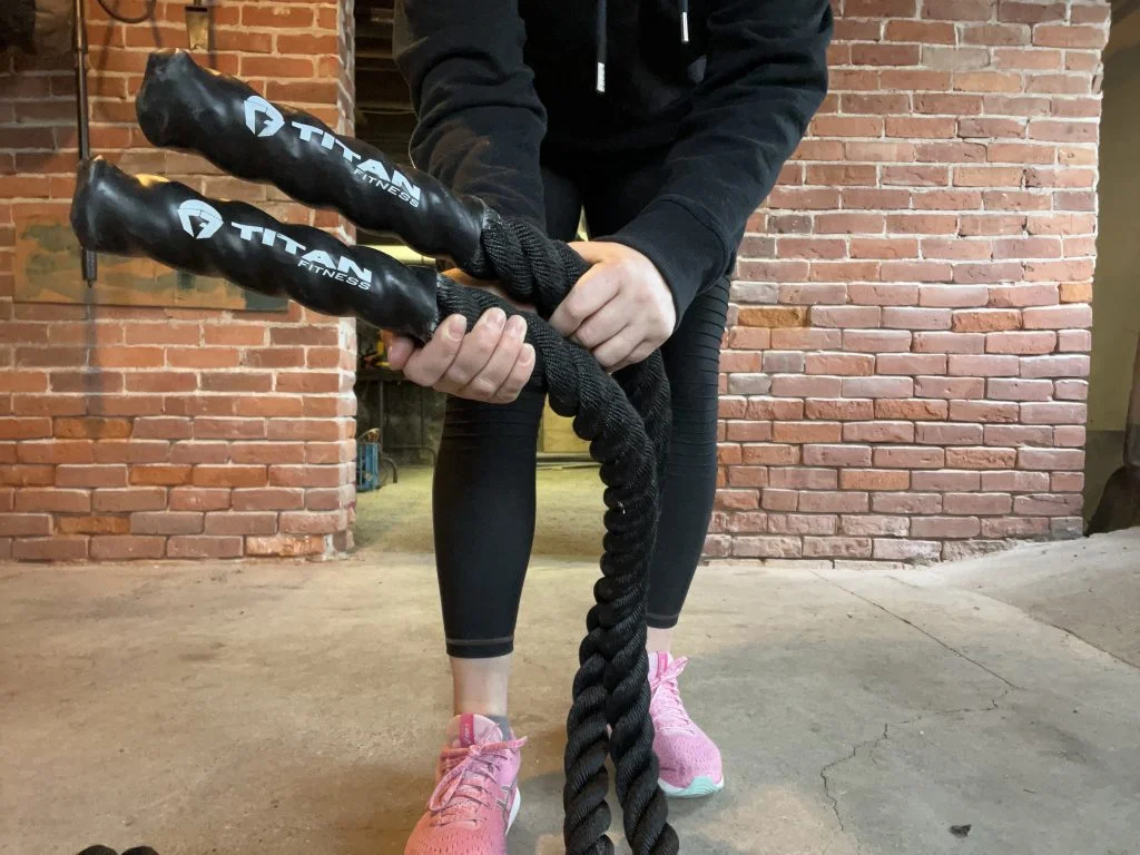 BarBend tester using a Titan Battle Rope.