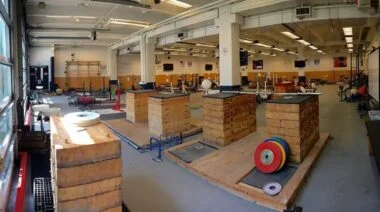 Weightlifting Blocks vs. the Hang: The Differences & When to Use Each