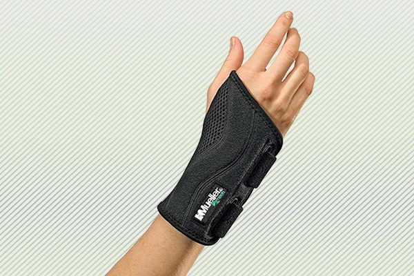 wrist support braces mueller