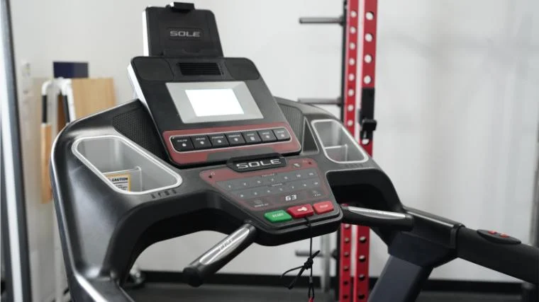 The console of the Sole F63.