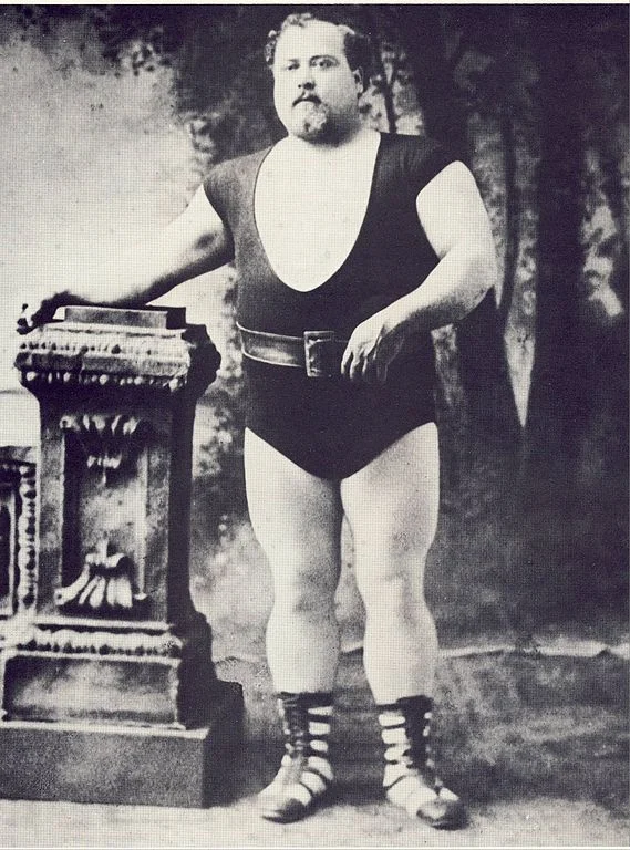 Louis_Cyr_homme_fort