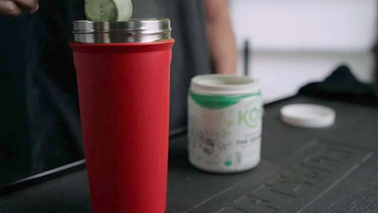 Mixing KOS Greens Powder