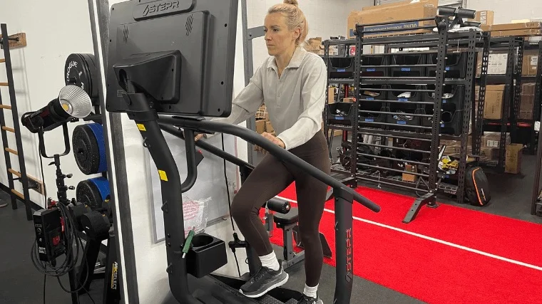A BarBend tester on the STEPR>