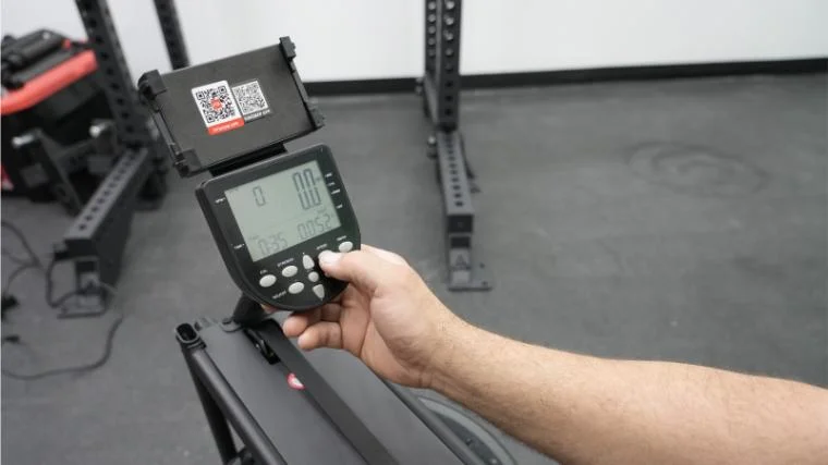The monitor on the YOSUDA Water Rowing Machine.