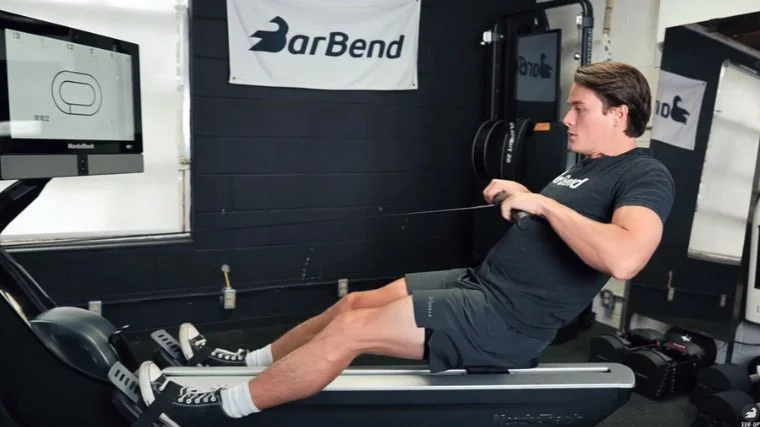 how to use a rowing machine