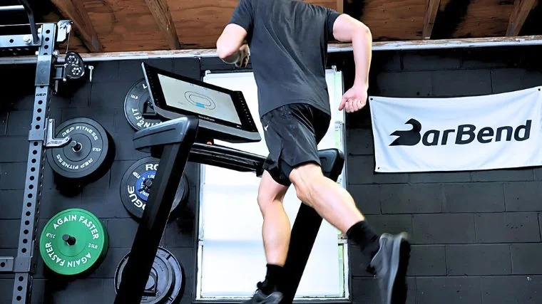 A person doing treadmill workouts for weight loss.
