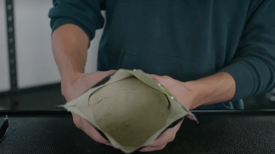 Our tester shows Kylea greens powder before testing.