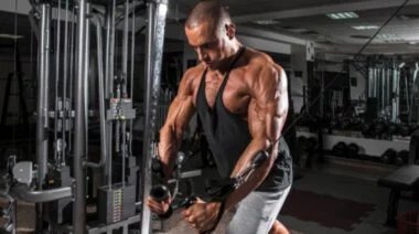 These Are the Differences Between Powerlifting vs. Powerbuilding