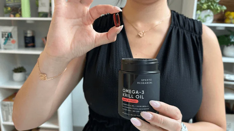 sports research krill oil tester holds up