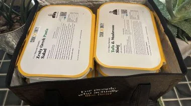 Cover image for CookUnity review of a filled reusable box of 6 CookUnity meals