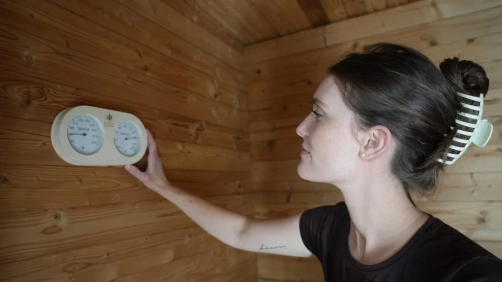 redwood outdoor sauna adjusting temperature guage