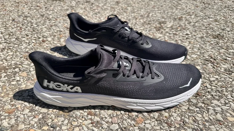 HOKA Arahi 7 running shoes