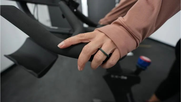 Both the Echelon Connect EX-5 and EX-8s feature a bullhorn handlebar.