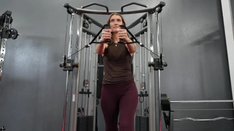 Our BarBend tester using the Life Fitness G7