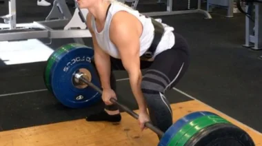 sumo deadlift female
