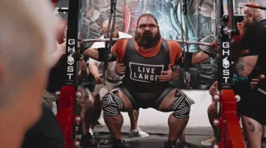 Powerlifter Dan Bell totals 2,600 pounds
